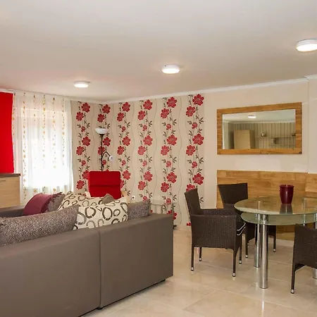 24 Holiday home