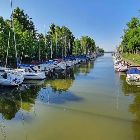 Vakantiehuis 24 Balatonkeresztúr